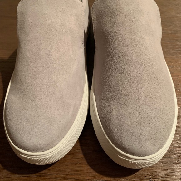 J slides shoes - Picture 3 of 5